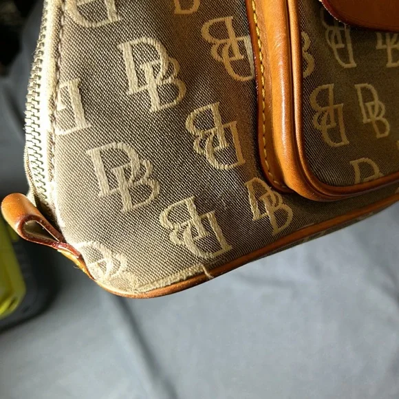 Dooney & Bourke 1975 - Picture 5 of 15